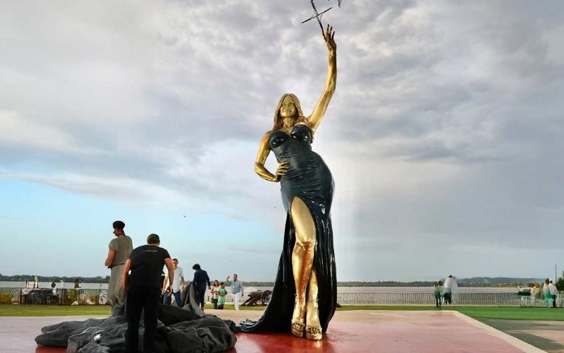 Sofia Vergara statue Barranquilla